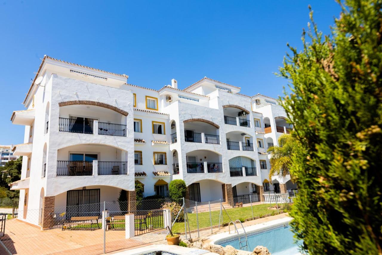 Spacious 2-Bedroom Apartment With Free Parking Sitio de Calahonda Exteriér fotografie
